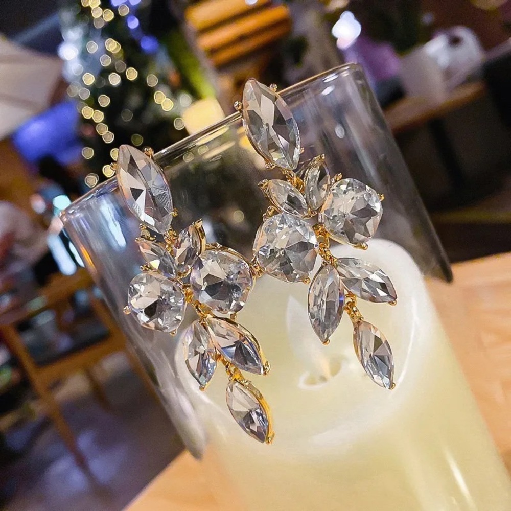 Anthro Crystal Clusters Large Long Leaf Shaped Dangle Drop Earrings Clear